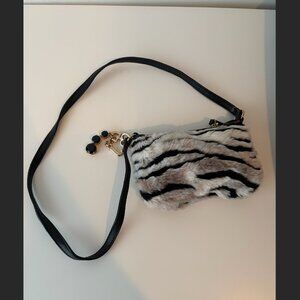 Juicy Couture Ziger Crossbody Bag i